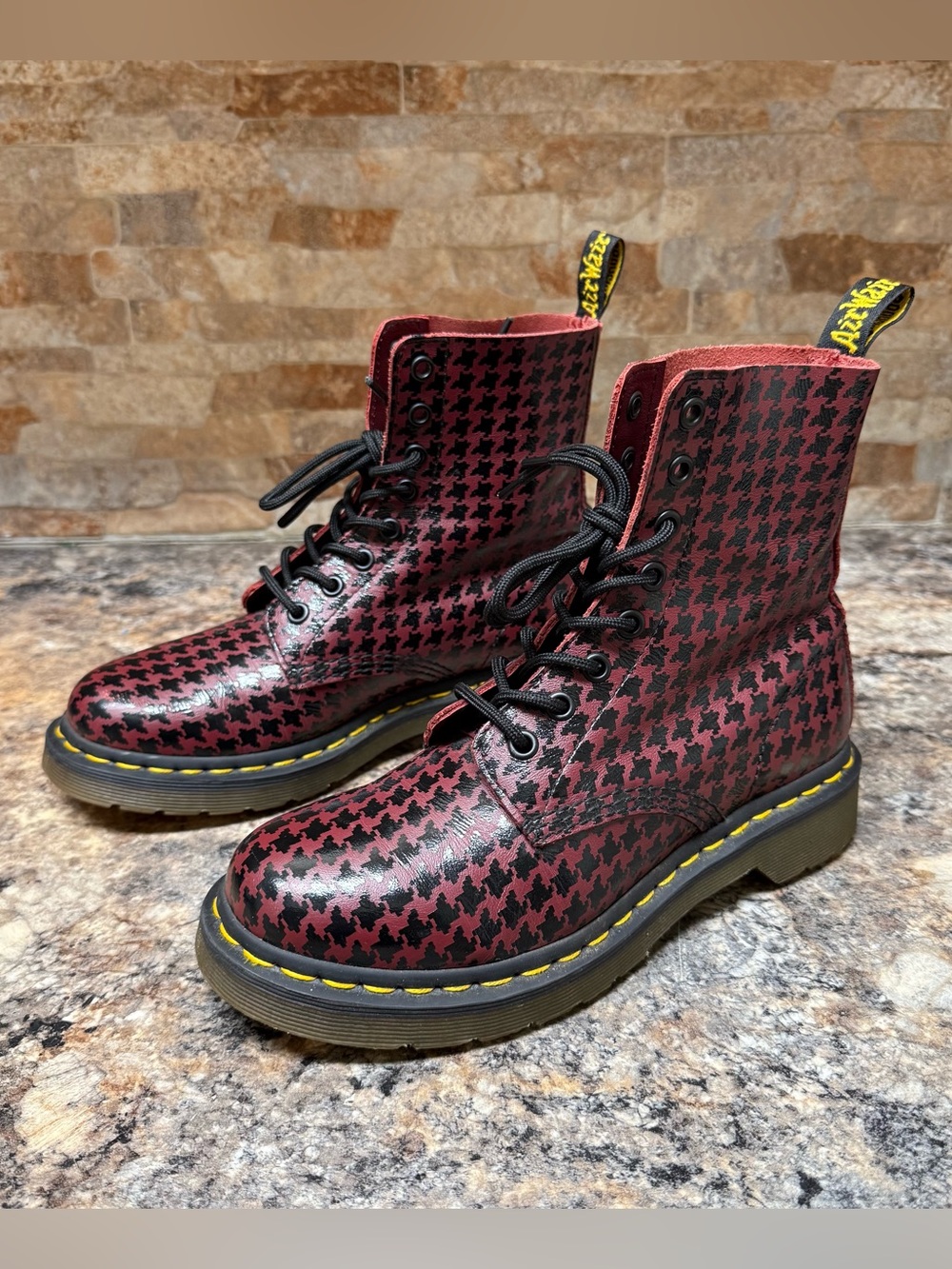 Dr Martens 1460 Houndstooth Red Black Soft Leather Ankle Boots Sz US 7